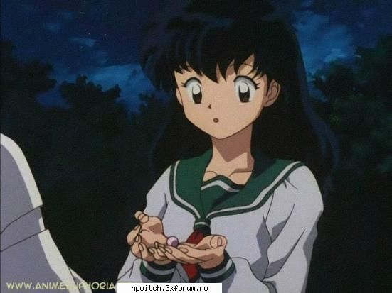 Imagini - cu giuvaerul in mana - InuYasha